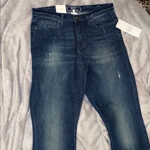 Low rise skinny jeans